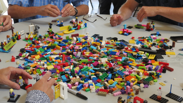 Team Building activities the LEGO® SERIOUS PLAY® methodology